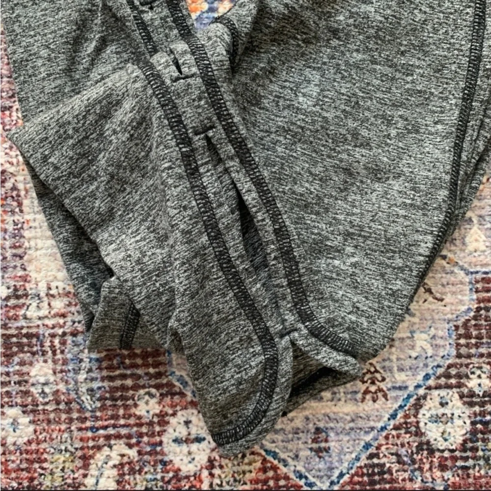 Women’s XS FREE PEOPLE Movement Infinity Heathered Gray Cropped Leggings‎